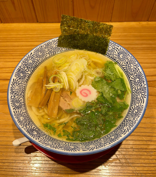 「白醤油ラーメン（850円）」@らぁめん 真の写真