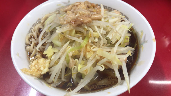 「小豚入り　豚5枚　￥900」@ラーメン二郎 越谷店の写真