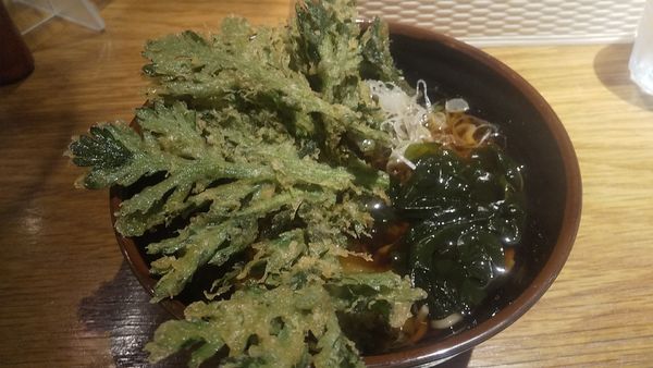 「春菊天そば(¥500)」@立ち喰い蕎麦 酒処 一久の写真