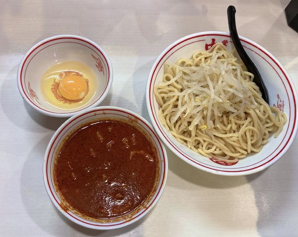 「冷やし味噌＋生たまご」@蒙古タンメン 中本 船橋店の写真