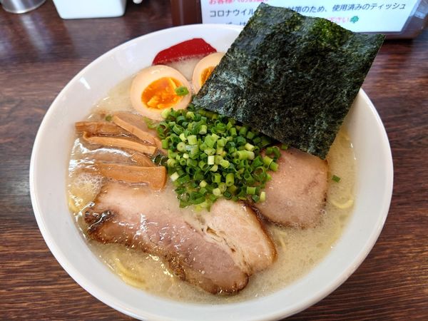 「Sio豚骨+味玉」@麺屋 三四郎の写真
