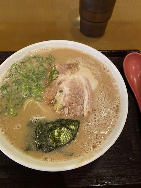 「ひるラーメン＋替え玉」@九州とんこつ のげら～ 桜木町本店の写真