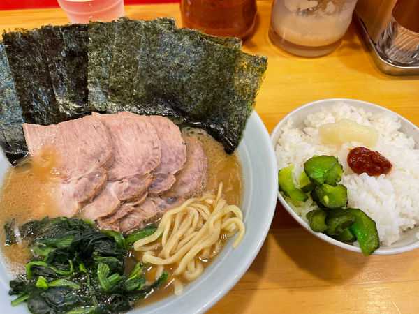 「チャーシューメン870円、上海苔100円」@横浜家系ラーメン みと家の写真