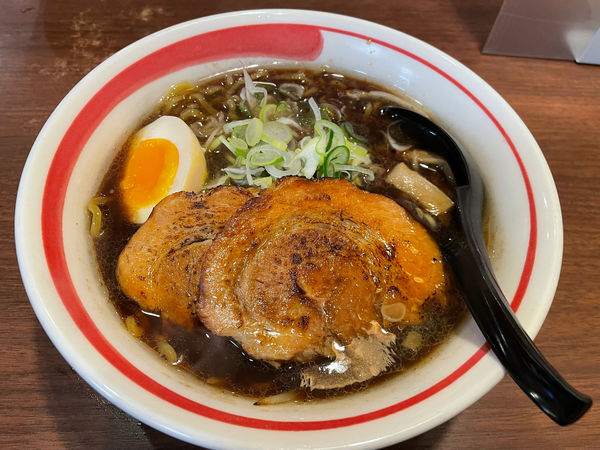 「焦がし醤油ラーメン」@麺部屋 綱取物語 真栄店の写真