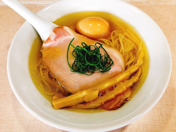 「鶏そば白醤油（830円）、味玉（CP）」@中華そば ふじ野の写真