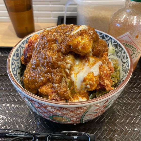 「ピザ唐揚げぶっかけ蕎麦（並）」@なぜ蕎麦にラー油を入れるのか。 秋葉原2号店の写真