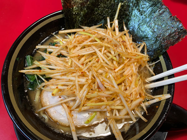 「ネギらーめん(辛ネギ)」@家系ラーメン 王道家の写真