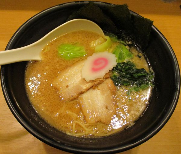 「＜豚骨＞黒　800円」@TOKYO 豚骨 BASE MADE by 博多一風堂 大崎店の写真