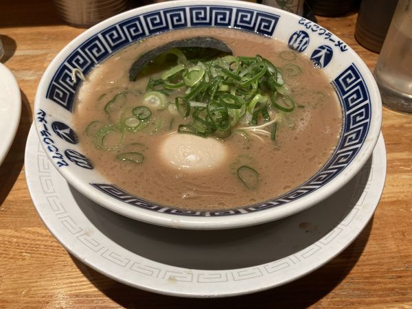 「玉子ラーメン＋黒豚焼餃子＋レモンサワー」@御天 井草本店の写真