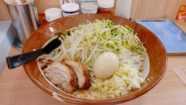 「麺増し・大・味噌山・味玉・味付けネギ  ￥１３００」@豚山 蒲田店の写真
