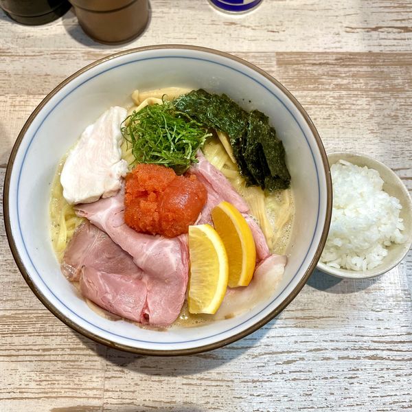 「【気まぐれ限定】カルピスバターのめんたいクリームまぜそば」@中華そば 四つ葉の写真