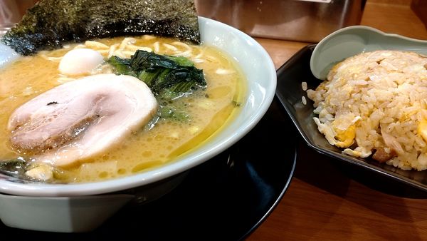 「特製チャーハンセット（1000円税込）」@町田商店 鶴ヶ島店の写真