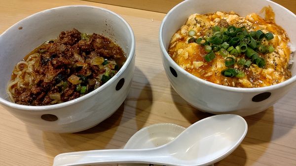 「たいわんラーメン＆マーボー丼」@中華そば すばる食堂の写真