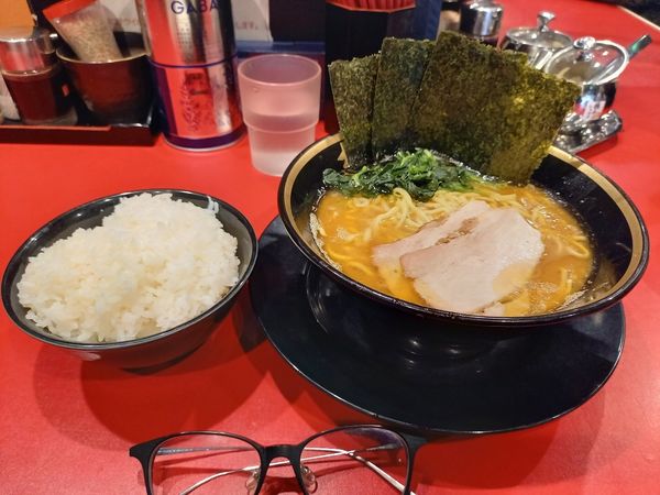 「朝ラーメン」@横浜家系ラーメン 志田家 蒲田店の写真