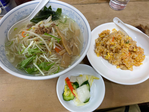 「おまかせチャーハンセット（しおラーメン）」@ヒマラヤラーメン 西口本店の写真