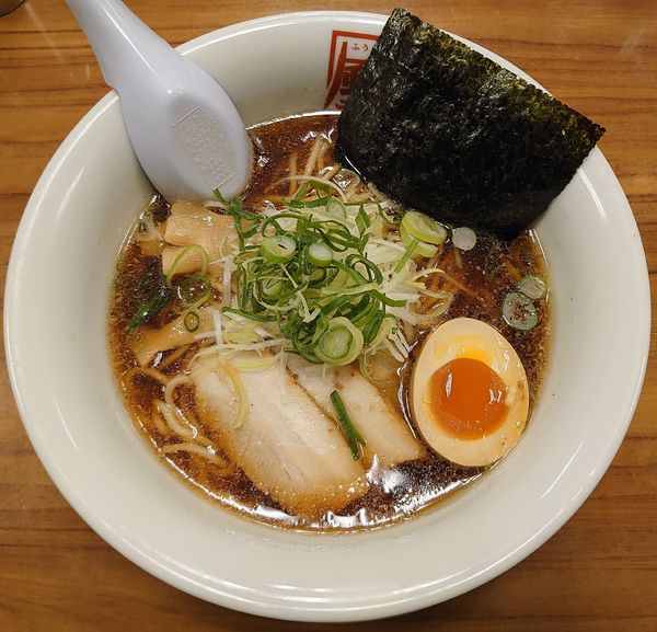 「醤油ラーメン(825円)」@風風ラーメン 朝霞東口店の写真
