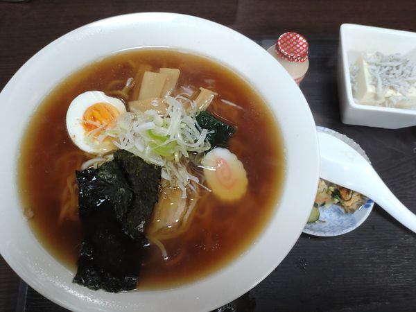 「醤油ラーメン500円」@春冨士食堂の写真