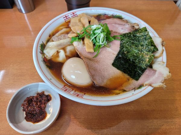 「特製醤油ラーメン　海老辛味トッピング」@龍聖軒の写真