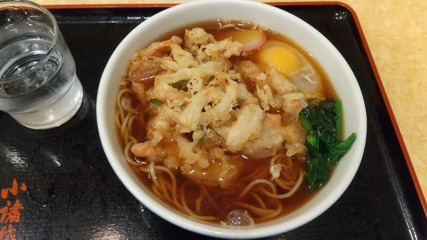 「かき揚げ玉子そば450円」@小諸そば 新南口店の写真