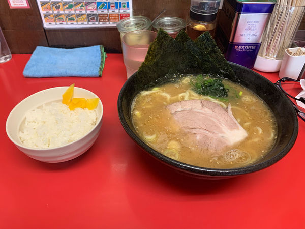 「ラーメン　ライス」@横浜家系  一二三家の写真