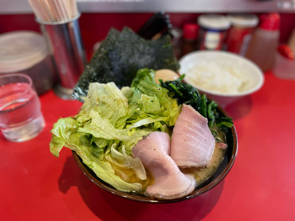 「昼飯セット¥900（ラーメン、小ライス、味玉、海苔5枚、チャーシ」@どんとこい家の写真