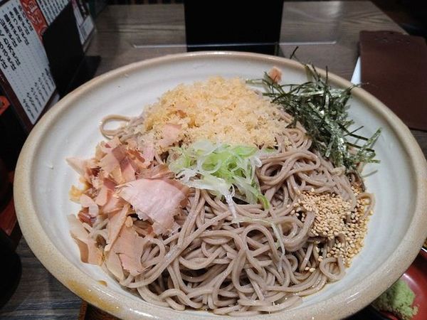 「冷やしぶっかけそば」@おらが蕎麦 京都アバンティ店の写真