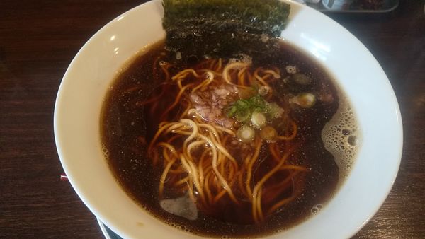 「サッポロラガー赤星+肉味噌→かけラーメン(タマリ)麺軽め」@中華そば 東京ぐれっちの写真