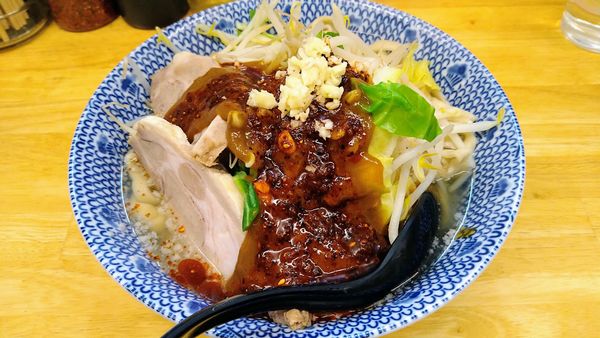 「【限定】粗挽き唐辛子のスパイスカレーラーメン(中)」@らーめん きじとらの写真