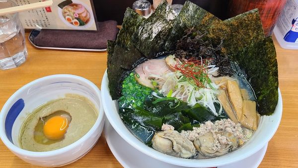 「牡蠣出汁ラーメン塩」@中華そば 半ざわの写真