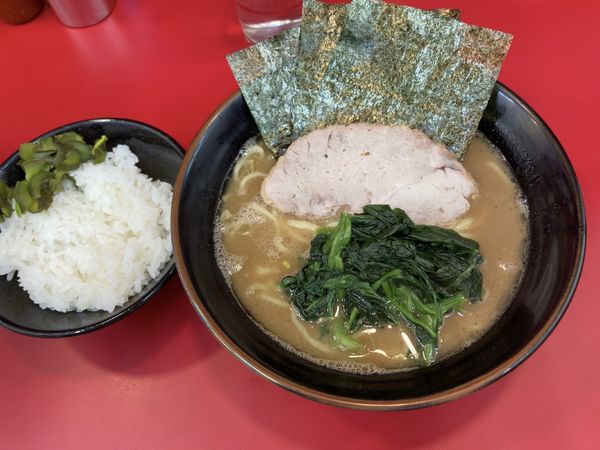 「ラーメン並」@横浜ラーメン 山本家の写真