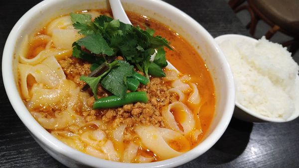 「麻辣刀削麺、小ライス」@XIAN 市ヶ谷店の写真