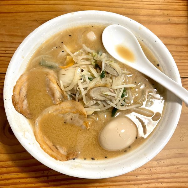 「味噌タンメン大950円＋味玉･黒豚チャーシュー２枚300円」@自家製多加水極太麺 ISAMIの写真