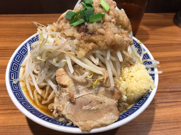 「みそラーメン(全増し) 950円」@びんびん豚の写真