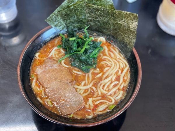 「四川麻辣麺大盛り(＆ライス)」@濃厚豚骨ラーメン 竹三郎の写真