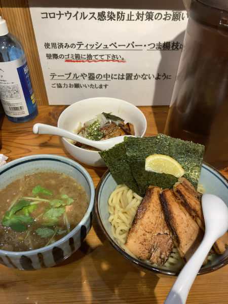 「濃厚煮干しつけ麺 大盛り特製トッピング」@麺屋まいどの写真