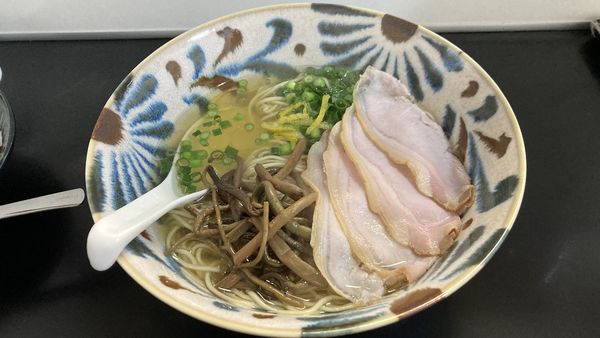 「塩らーめん」@自家製麺SHINの写真