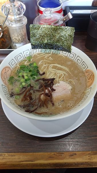 「らーめん(+替え玉)」@博多長浜らーめん 楓神の写真