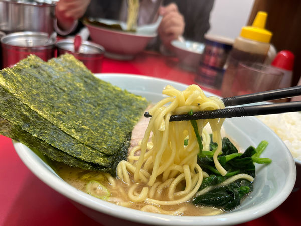 「半熟味玉らーめん　750円」@横浜ラーメン武蔵家 薬園台店の写真