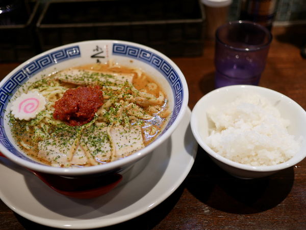 「からみそラーメン 麺硬め＋5辛＋サービスライス」@からみそラーメン ふくろう 伏見納屋橋店の写真