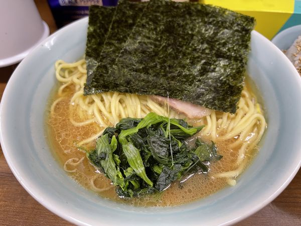 「ラーメン 並 麺硬め＋味濃いめ＋油多め＋サービスライス大盛＋」@横浜ラーメン 武蔵家 北千住店の写真