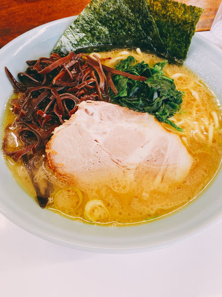 「ラーメン中盛　キクラゲ」@横浜家系ラーメン 楊喜家の写真