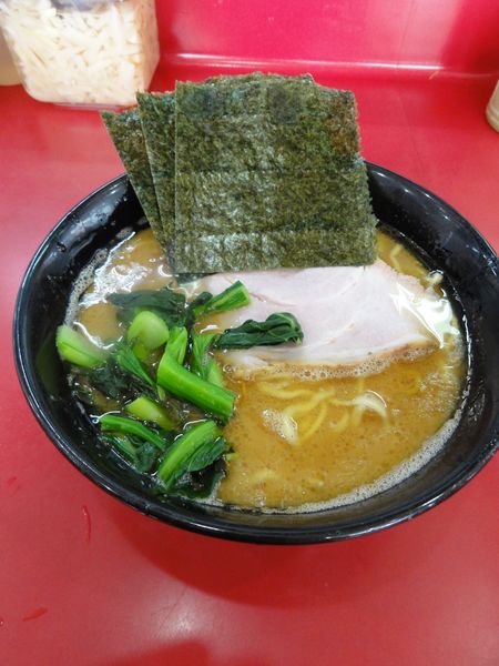 「ラーメン７５０円硬多」@杉田家 千葉祐光店の写真