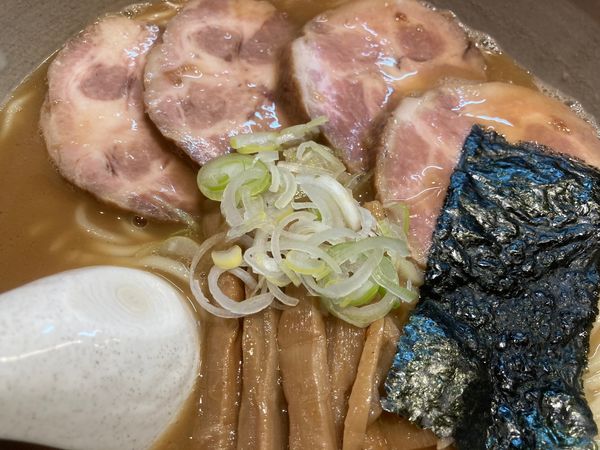 「らーめん(大)＋チャーシュー」@麺屋吉左右の写真