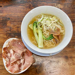 白醤油燻製チャーシュー麺