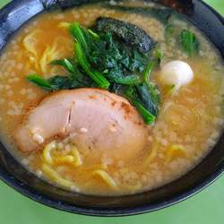 豚骨醤油ラーメン