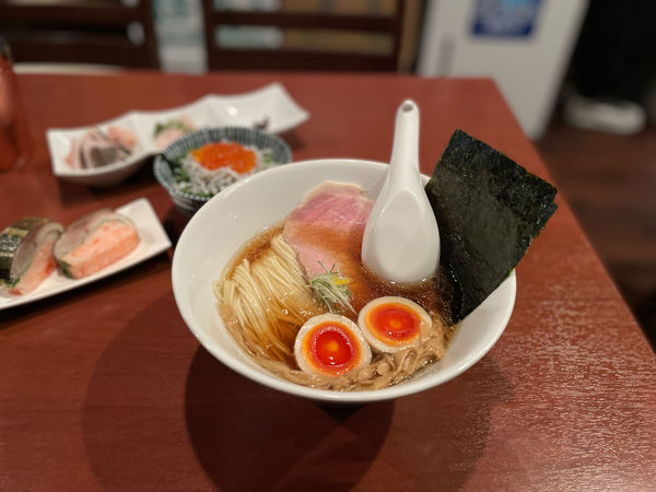 「津軽煮干し中華蕎麦（味玉入り）¥850」@酒肴場 屯の写真