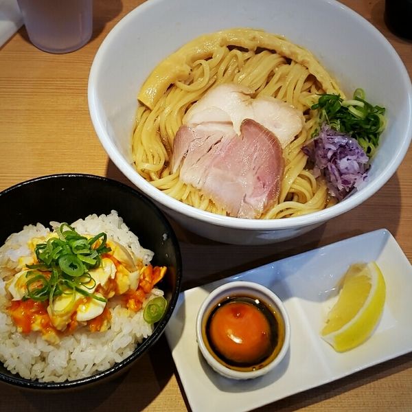 「まぜそば ８５０円＋味玉まぶし丼 ３００円」@らぁ麺 ふじ田 水戸本店の写真