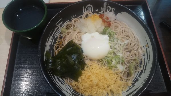 「朝そば鬼おろし・わかめ変更+温泉玉子（￥370＋クーポン）」@ゆで太郎 竹橋店の写真