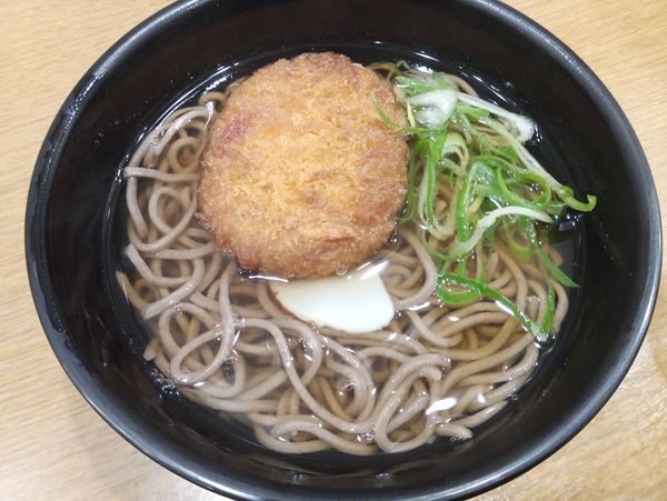 「コロッケそば350円」@麺家 明石店の写真