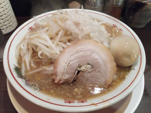 「味玉ラーメン小740円ヤサイニンニクアブラ味濃いめ」@ダントツラーメン 岡山一番店の写真